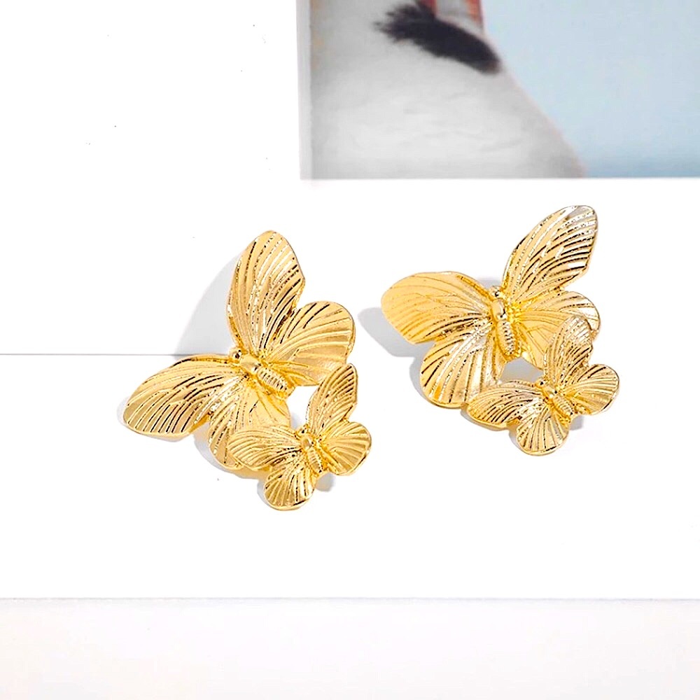 ⚜️[𝟯/$𝟭𝟴]⚜️Big Gold 2 Butterfly Earrings NEW - Picture 5 of 9